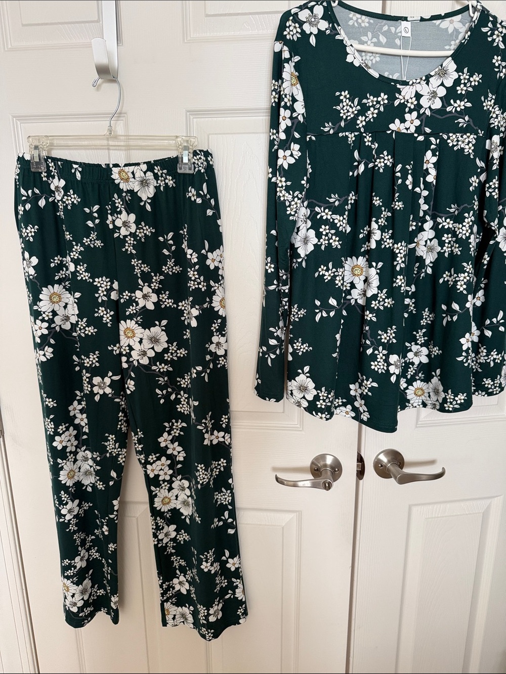 Women's Dark Green Floral Pajama Set - Long Sleeve Top & Pants